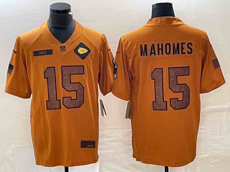 Men’s Kansas City Chiefs #15 Patrick Mahomes 2023 Brown Salute To Service Limited Stitched Jersey
