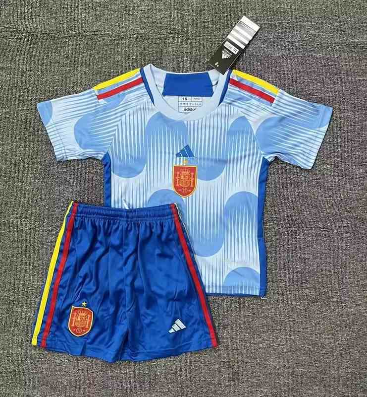 Spain away a set 2022