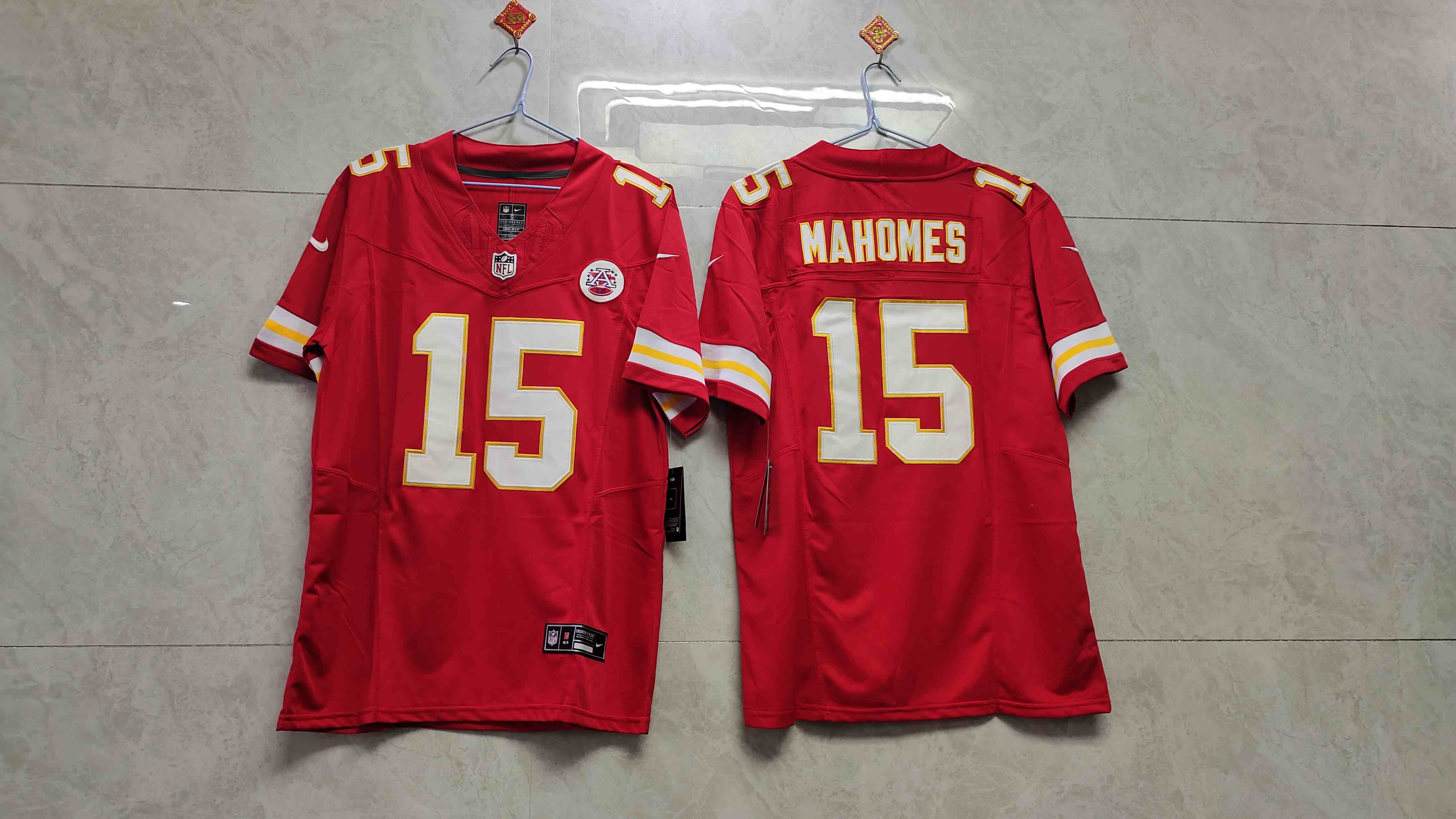 Men’s Kansas City Chiefs #15 Patrick Mahomes Red 2023 F.U.S.E. Vapor Untouchable Limited Stitched Jersey