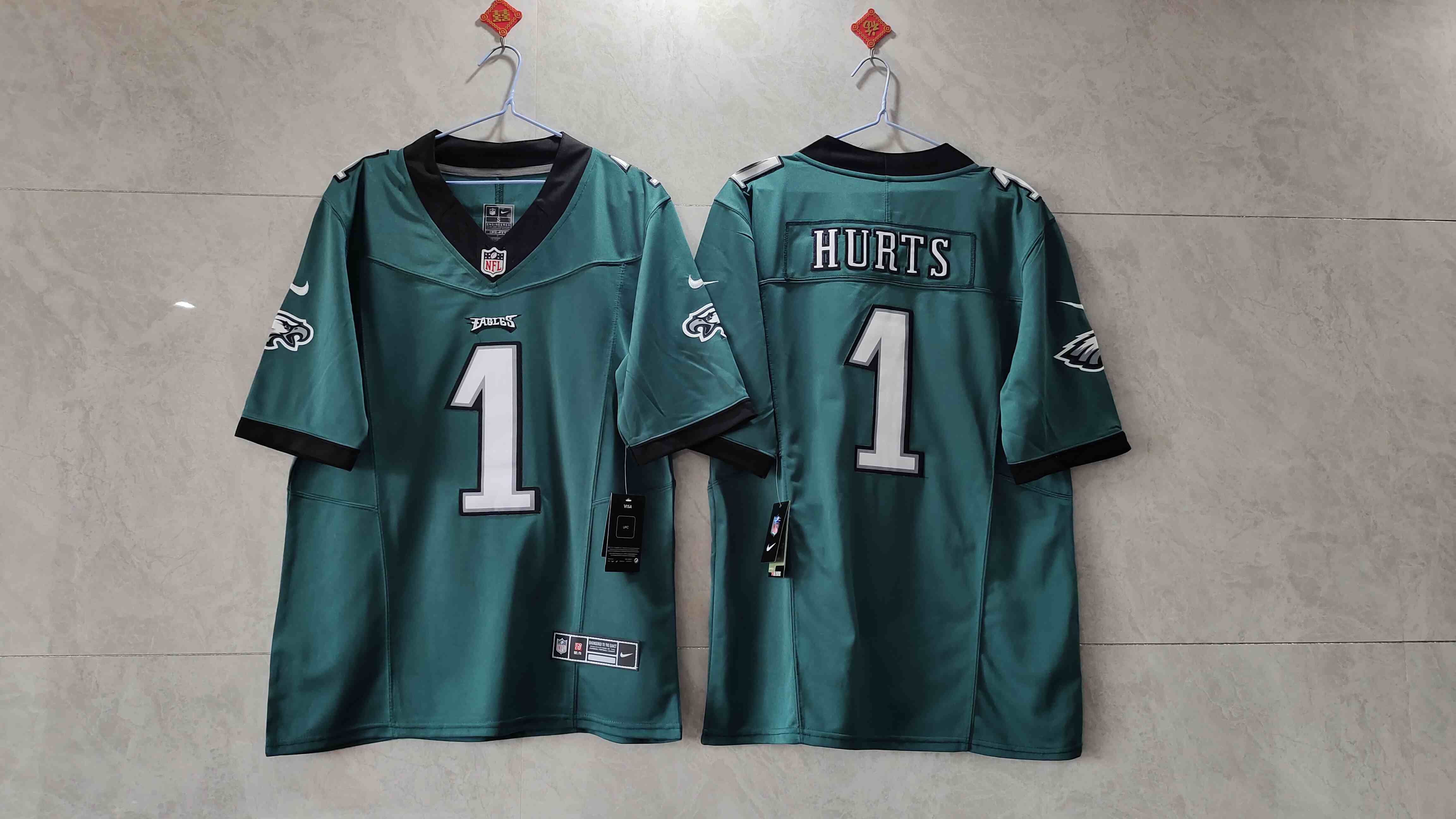 Men's Philadelphia Eagles #1 Jalen Hurts Green 2023 F.U.S.E. Vapor Untouchable Limited Stitched Football Jersey