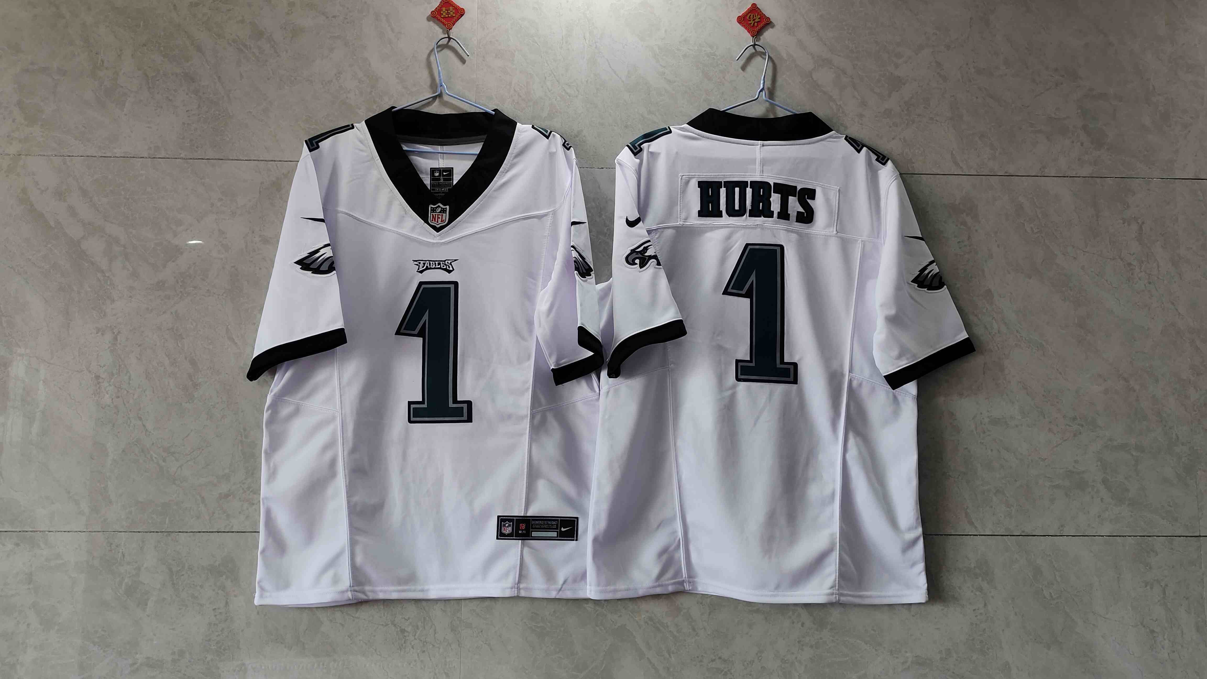 Men's Philadelphia Eagles #1 Jalen Hurts White 2023 F.U.S.E. Vapor Untouchable Limited Stitched Football Jersey