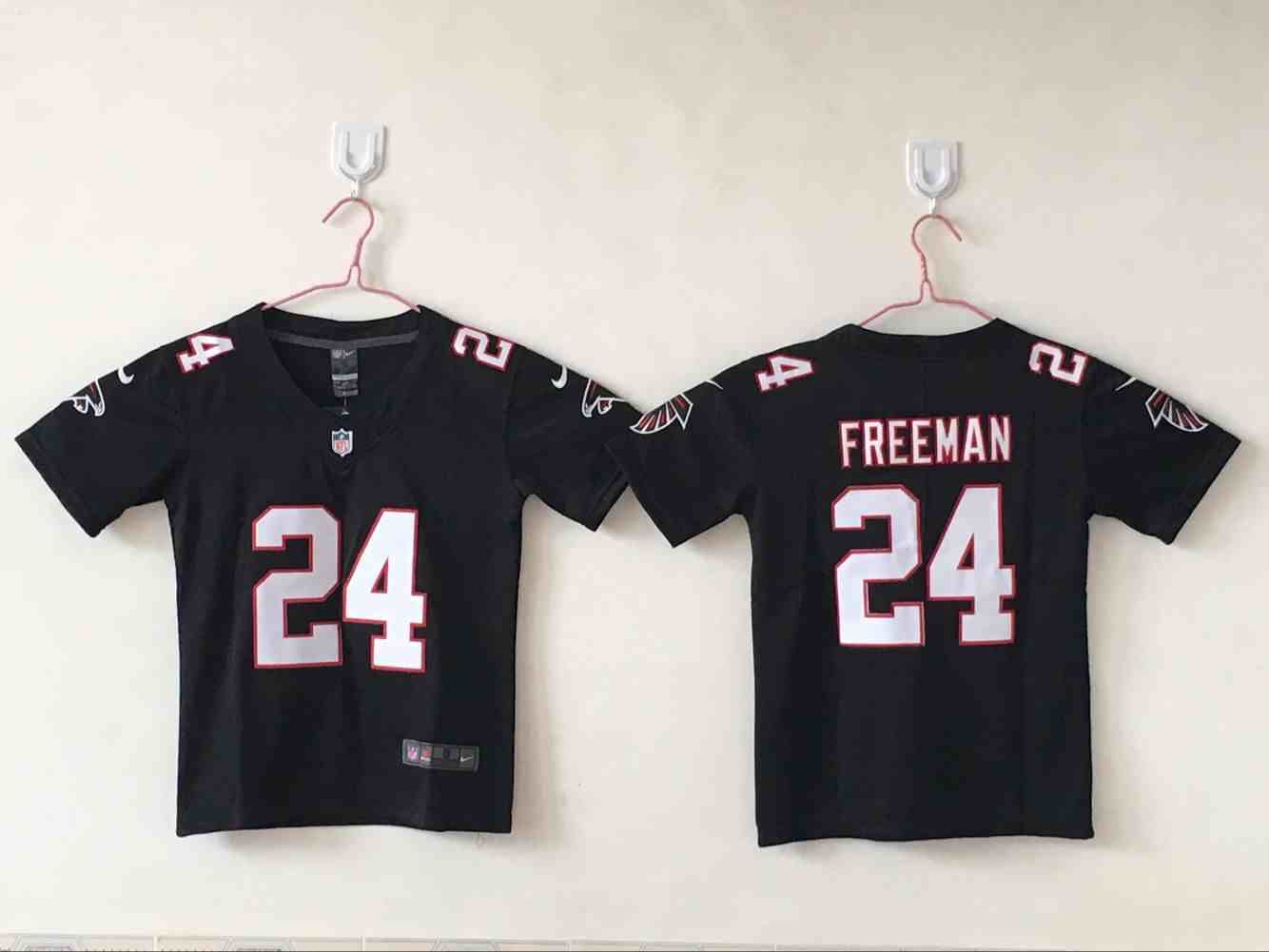 Youth  Atlanta Falcons 24 Devonta FreemanBlack  Vapor Untouchable Player Limited Jersey