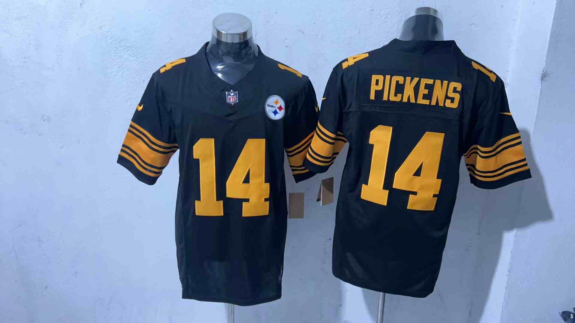 Men's Pittsburgh Steelers #14 George Pickens Black 2023 F.U.S.E. Vapor Untouchable Color Rish Limited Jersey