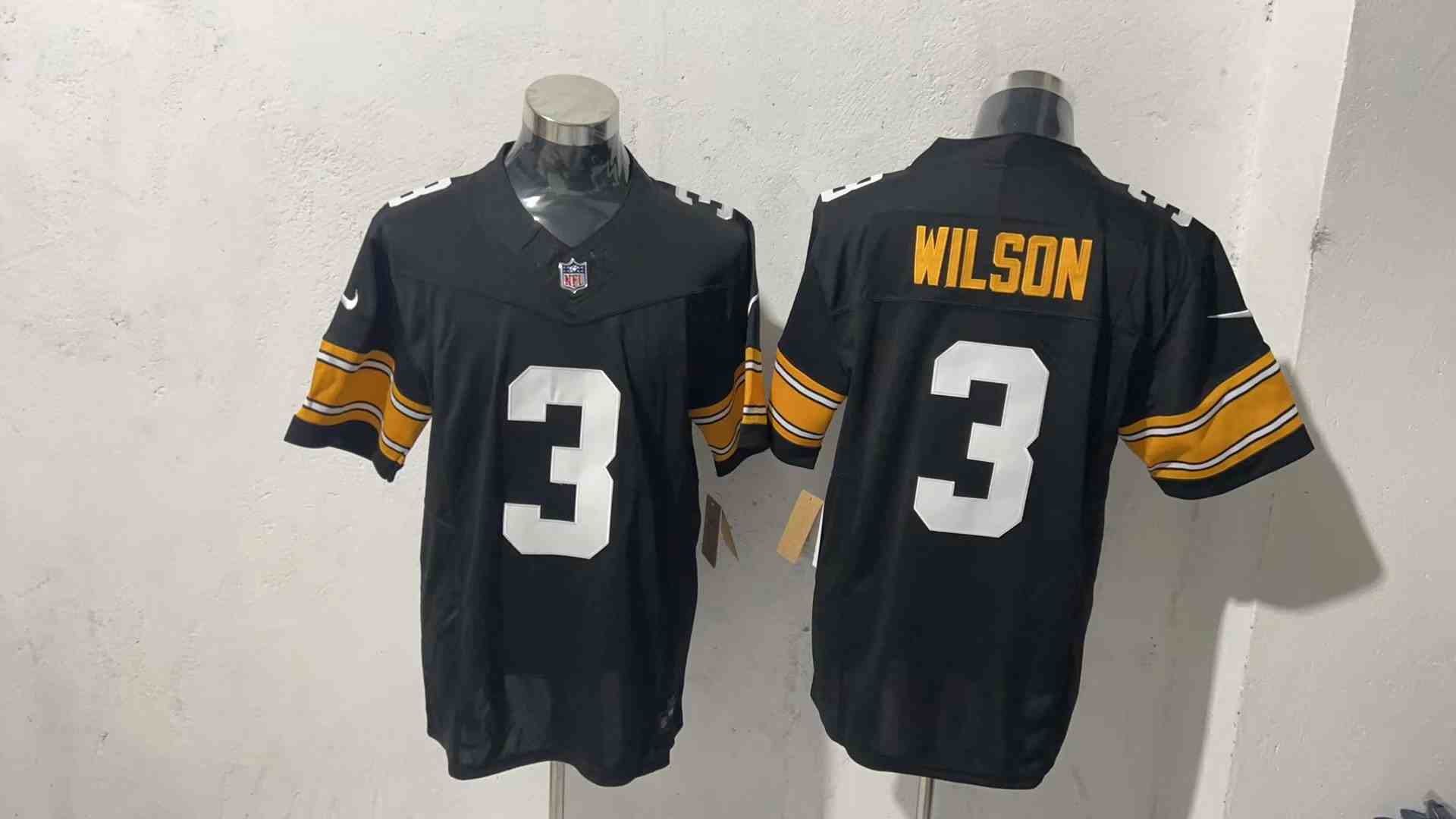 Men's Pittsburgh Steelers #3 Russell Wilson Black F.U.S.E. Vapor Untouchable Limited Stitched Jersey