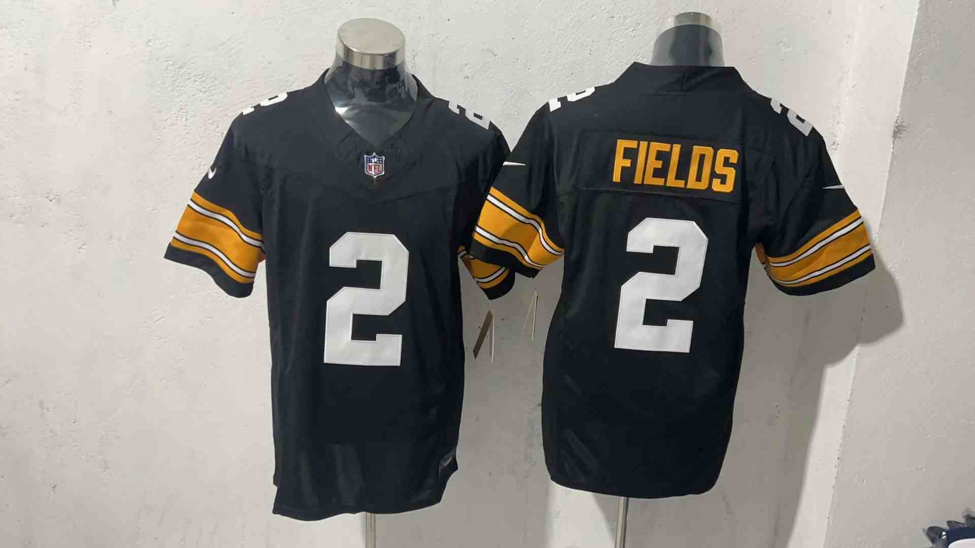 Men's Pittsburgh Steelers #2 Justin Fields Black 2024 F.U.S.E. Vapor Untouchable Limited Football Stitched Jersey