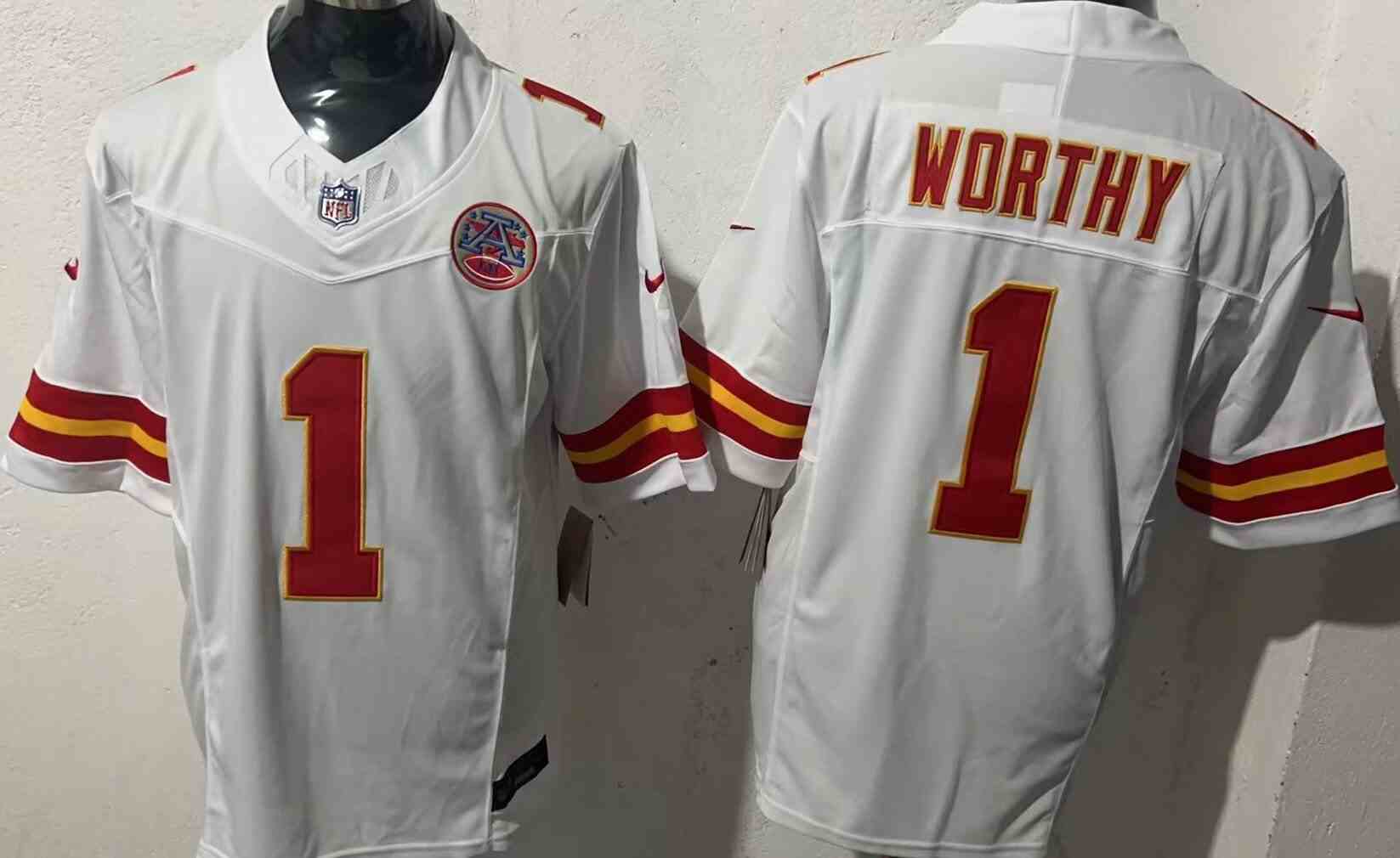 Men's  Kansas City Chiefs #1 Xavier Worthy White F.U.S.E. Vapor Untouchable Limited Stitched Jersey