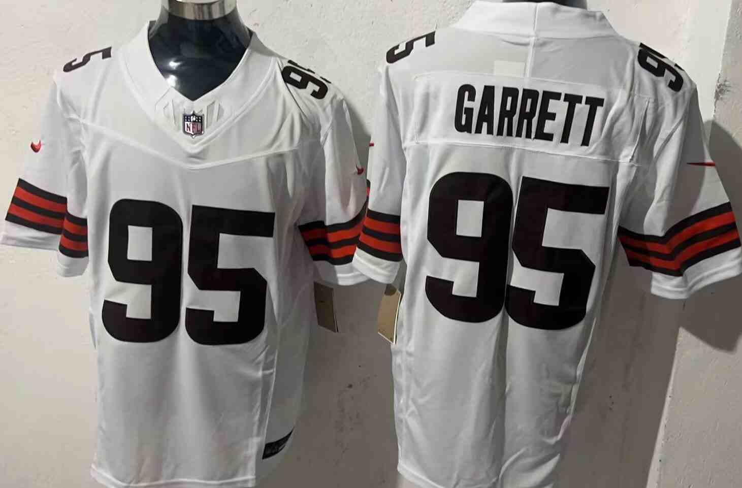 Men's Cleveland Browns #95 Myles Garrett  White F.U.S.E.  Vapor Untouchable Limited Football Stitched Jersey