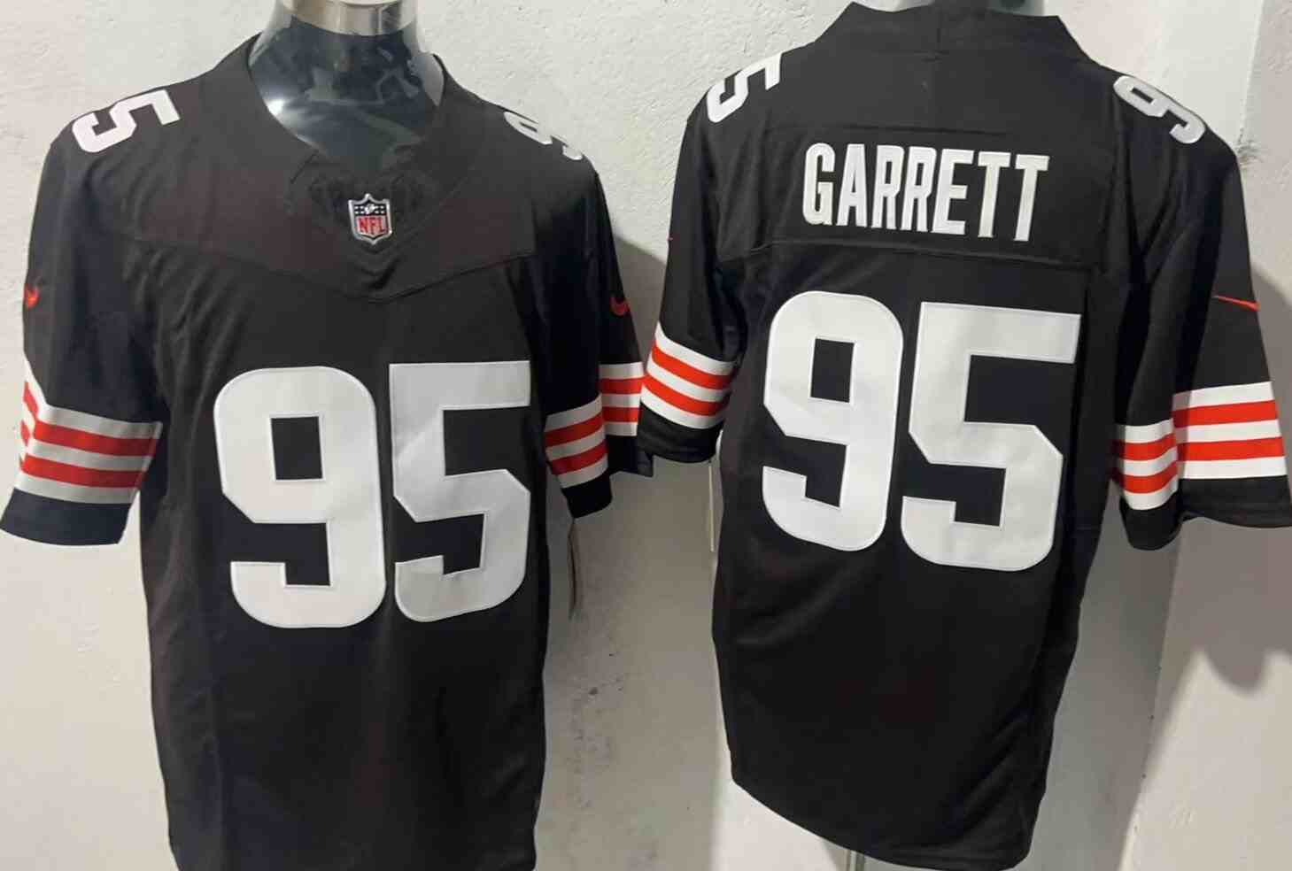 Men's Cleveland Browns #95 Myles Garrett   Brown F.U.S.E.  Vapor Untouchable Limited Football Stitched Jersey