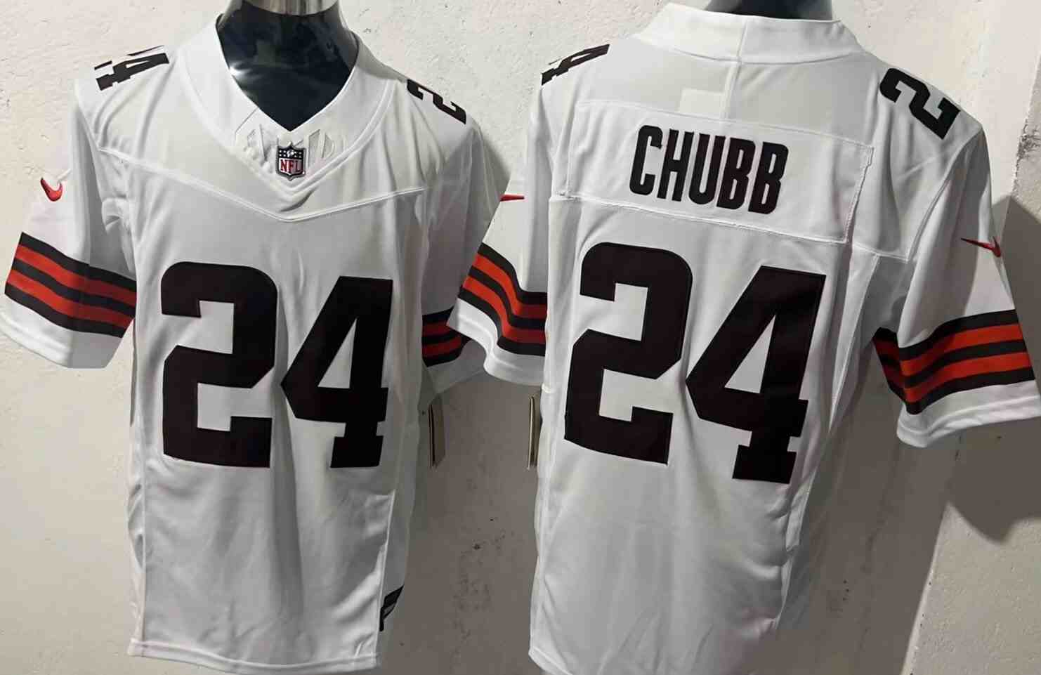 Men's Cleveland Browns #24 Nick Chubb White F.U.S.E.  Vapor Untouchable Limited Football Stitched Jersey