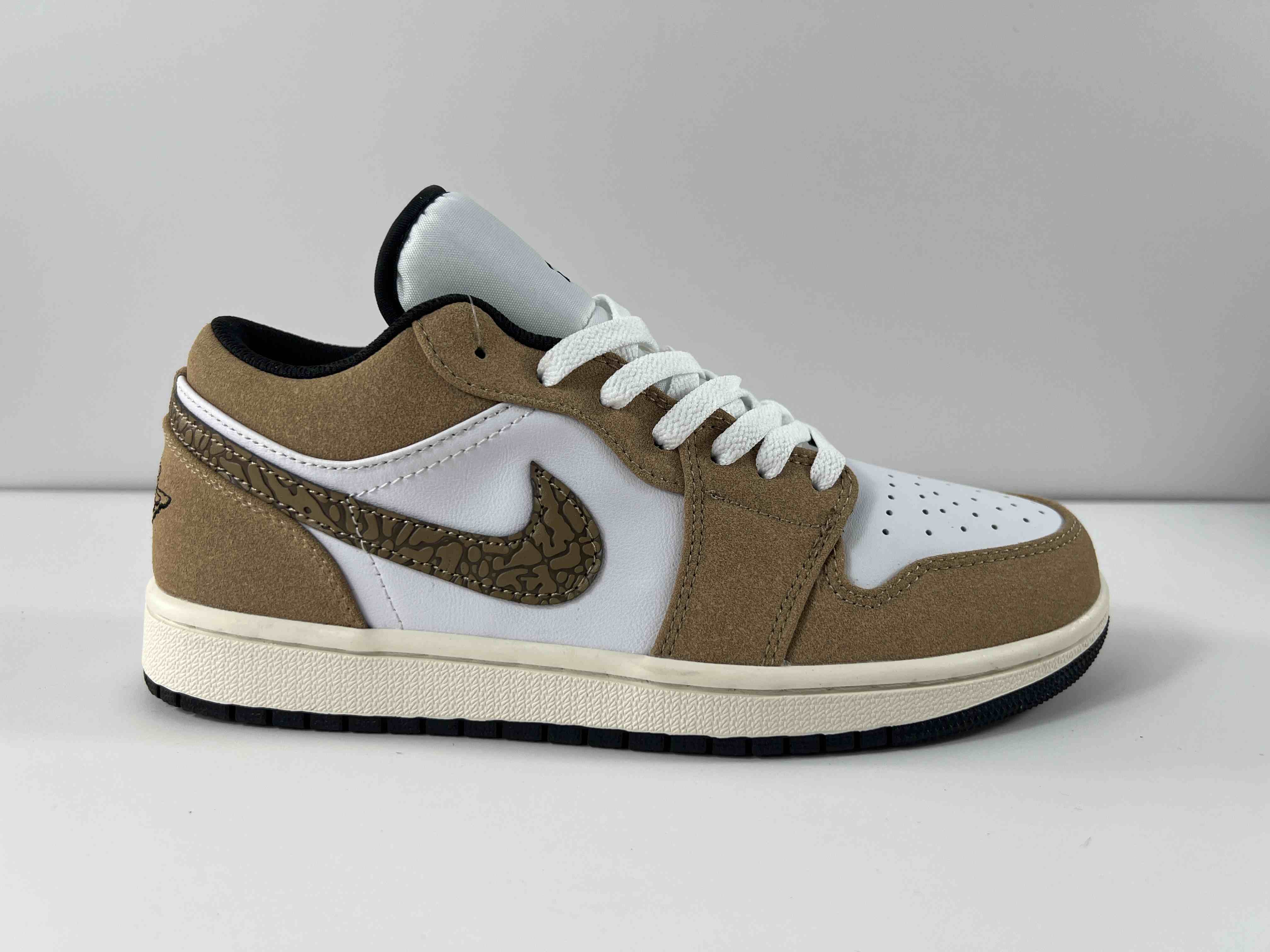 Air Jordan 1 White Brown   us5.5-us12 Men's shoes  DZ4130-201