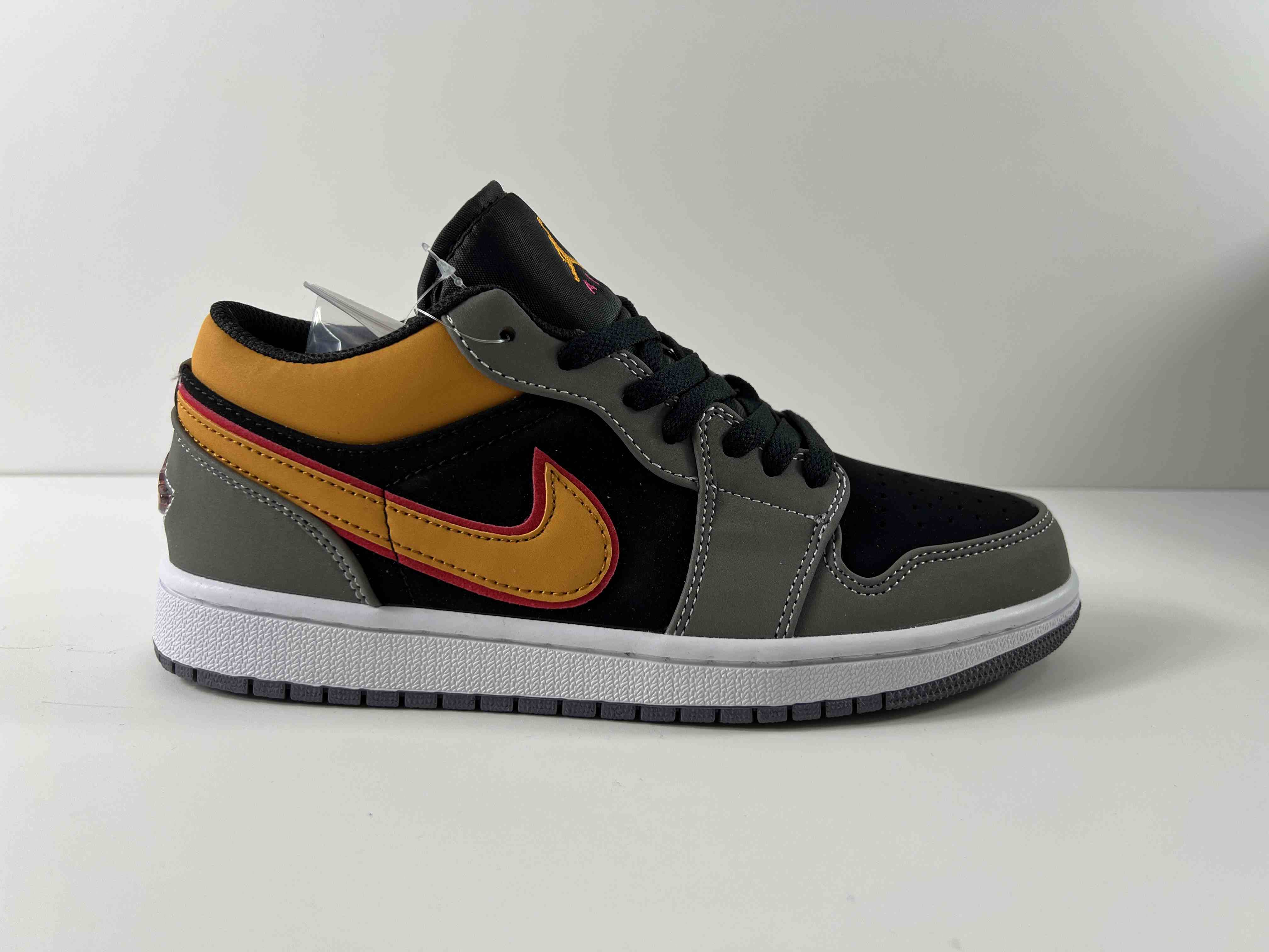 Jordan Air Jordan 1 Low Tokyo Vintage Black Grey Yellow us5.5-us12 Men's shoes FV3622-141