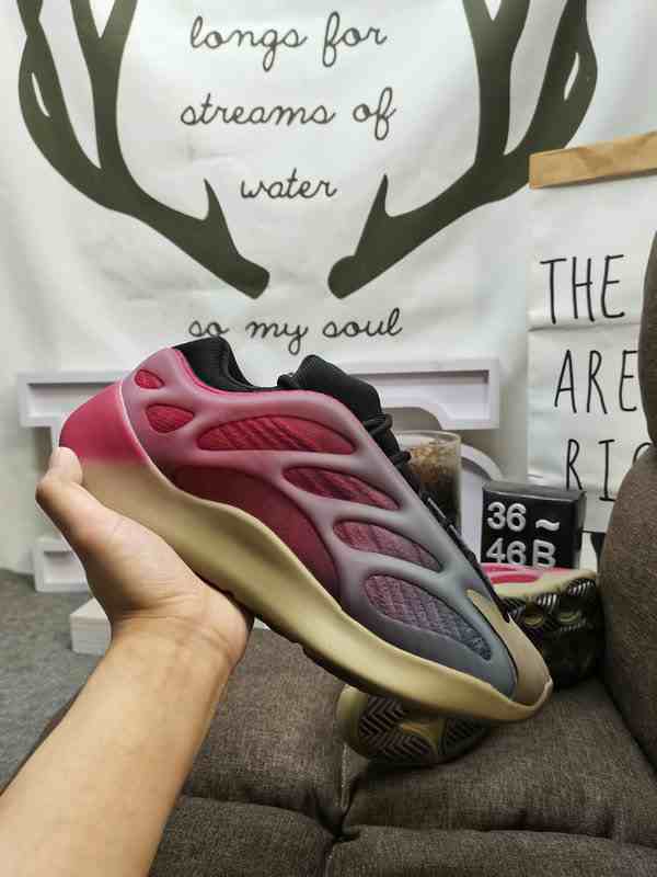 DS-374D Genuine Adidas Yeezy Boost 700 V3 Coconut 700 3rd Generation Popcorn Running Shoes  Red