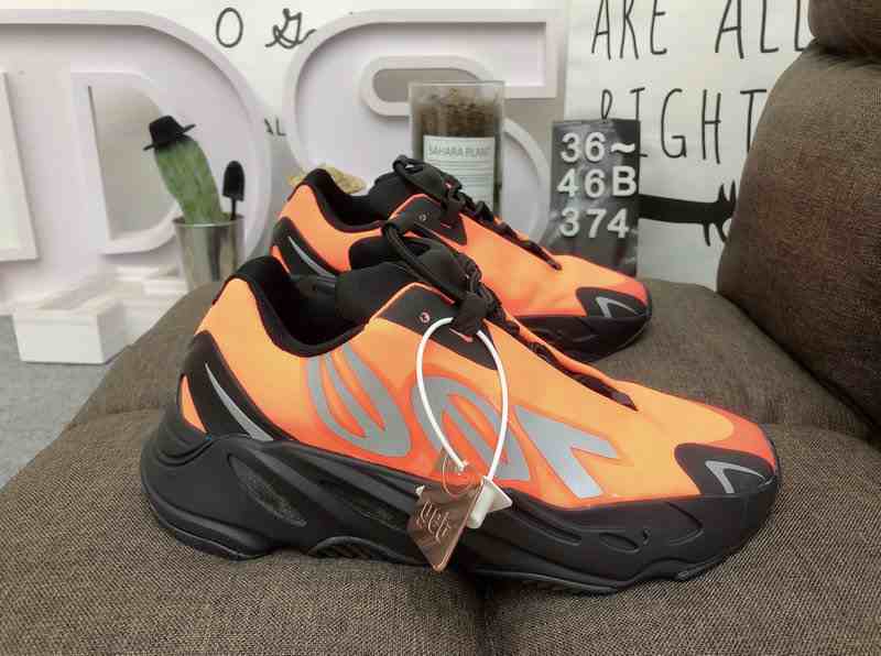 DS-374DAdidas Adidas Yeezy 700 Boost Coconut 700 Nighttime Edition Popcorn Soft Sole Durable and Non slip Dad Shoes for Men and Women Casual Versatile Shoes Orange