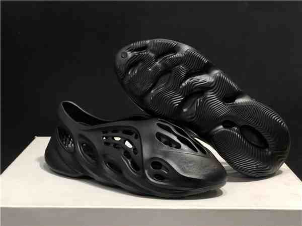Men's Yeezy Foam Runner  Black  Slide  us5.5-us13 crocs