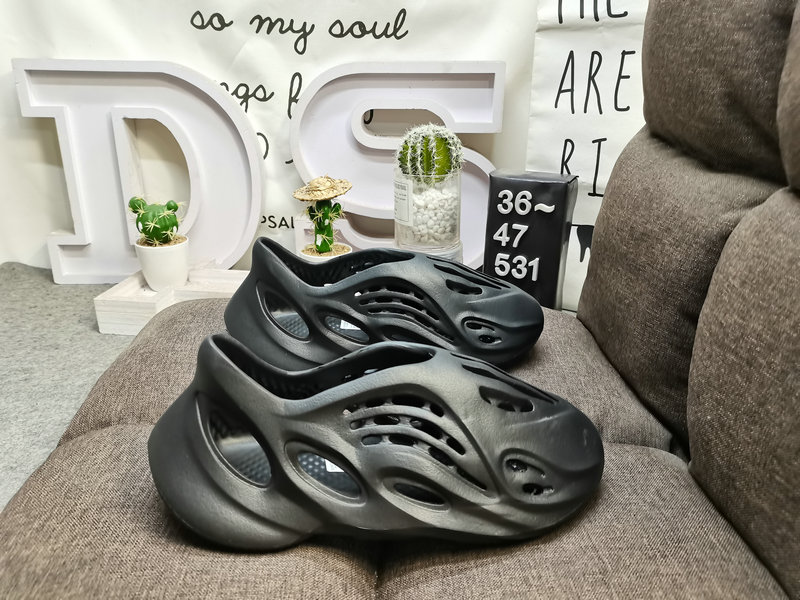 50DS-531DAdidas Yeezy Slide Coconut minimalist Cheye Outdoor Beach Hole Sandals