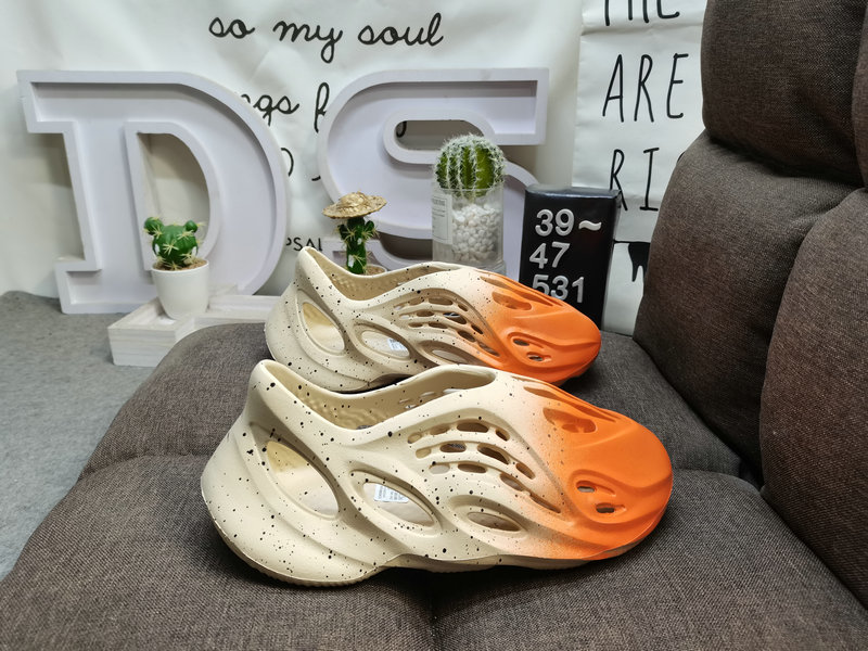 80DS-531DAdidas Yeezy Slide Coconut minimalist Cheye Outdoor Beach Hole Sandals 3