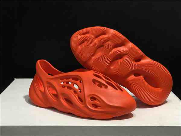 Men's Yeezy Foam Runner Orange Slide us5.5-us13 crocs