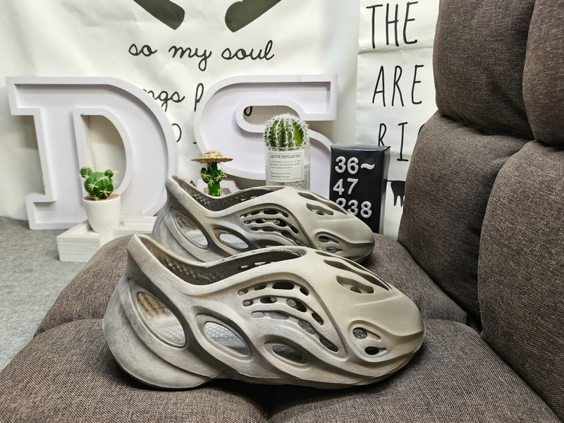 65DS-238DAdidas Adidas Yeezy Slide Coconut Minimalist Cut Grandpa Outdoor Beach Hole Sandals