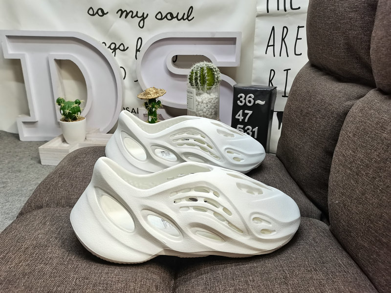 50DS-531DAdidas Yeezy Slide Coconut minimalist Cheye Outdoor Beach Hole Sandals  3