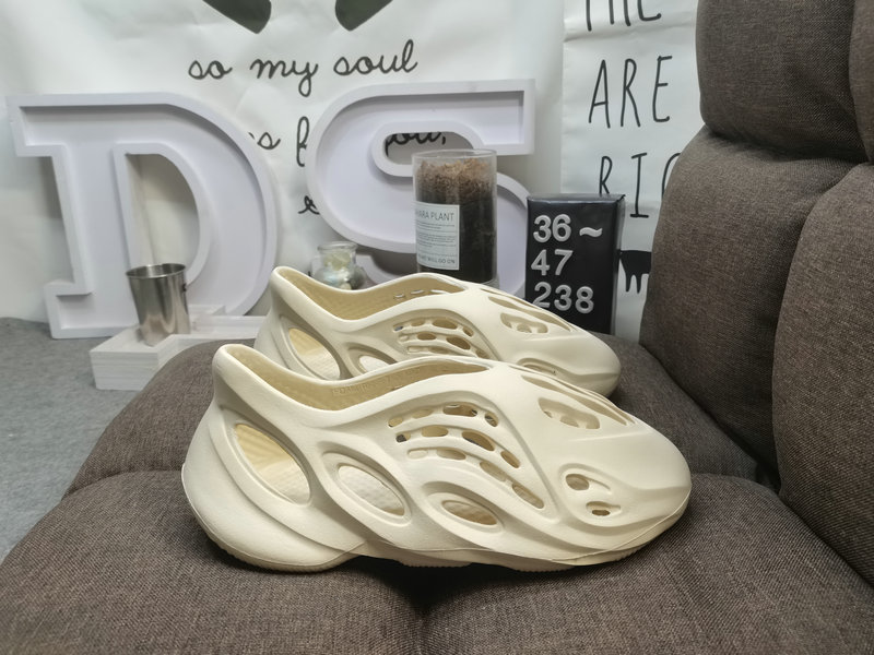 65DS-238DAdidas Adidas Yeezy Slide Coconut Minimalist Cut Grandpa Outdoor Beach Hole Sandals 2