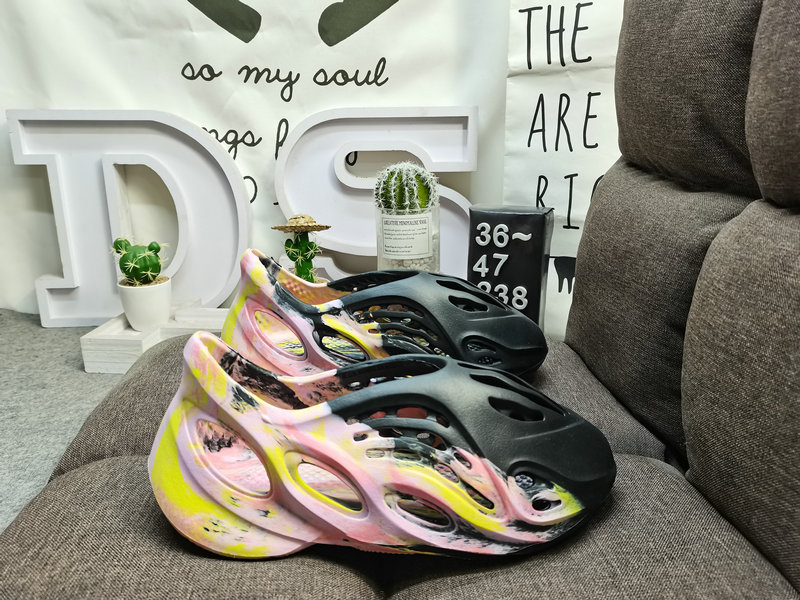 65DS-238DAdidas Adidas Yeezy Slide Coconut Minimalist Cut Grandpa Outdoor Beach Hole Sandals 1