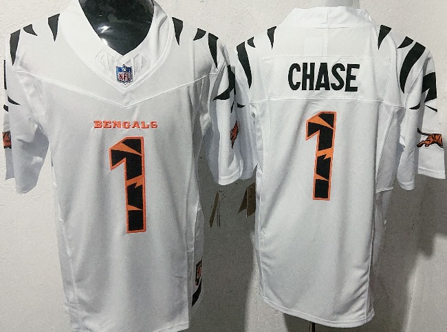 Men's Cincinnati Bengals #1 Ja'Marr Chase White Limited F.U.S.E. Special Vapor Untouchable Limited Stitched Football Jersey