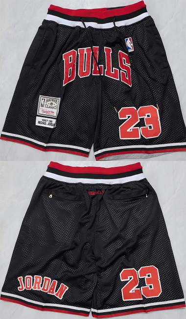 Men's Chicago Bulls Black Shorts (Run Small)